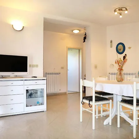 Apartment La Donja-2 アパート
